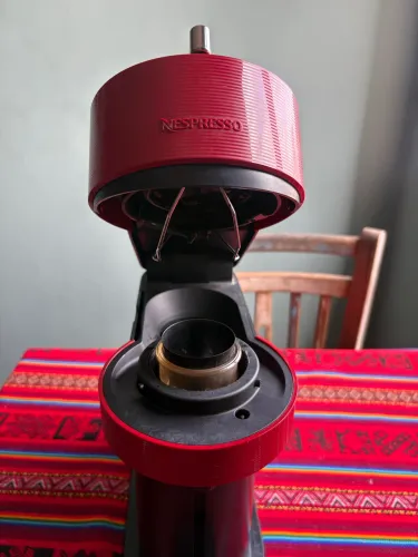 Cafeteira Vertuo Next Vermelho Cereja