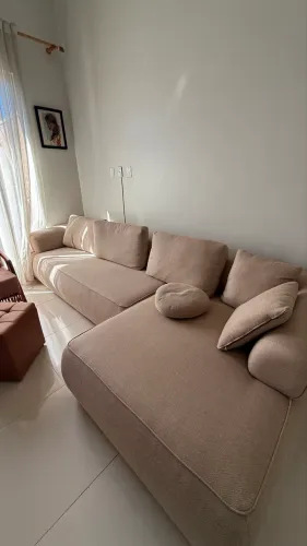 Sofá grande e confortável