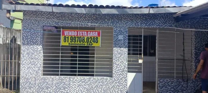 Vendo casa em Monsenhor Fabrício Iputinga Recife PE.