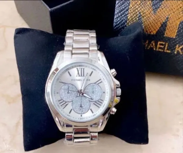 Relógio Feminino Estilo Michael Kors Bradshaw Chronograp