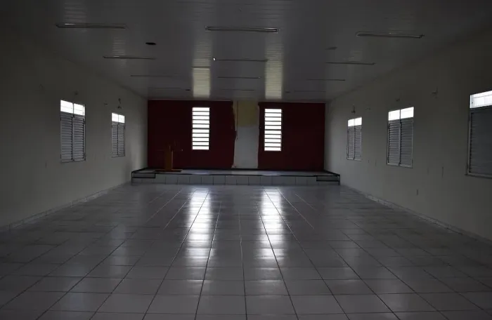 Sala Comercial para Venda em Simões Filho, CIA II, 1 dormitório, 3 banheiros