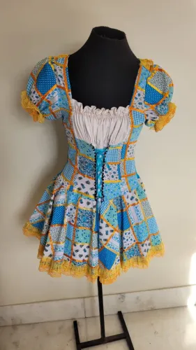 Vestido festa junina azul e branco. Tamanho M, adulto.