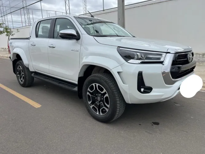 Toyota Hilux CD SRX Plus 4X4 2.8 TDI Die. Aut. 2026
