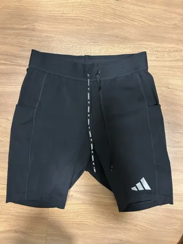 Bermuda Compressão Adidas com bolso