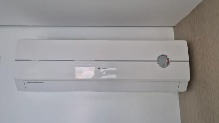 Ar-Condicionado Gree 9.000 BTUs 220V Classe A - Funcionando perfeitamente