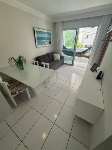 2/4 mobiliado com varanda