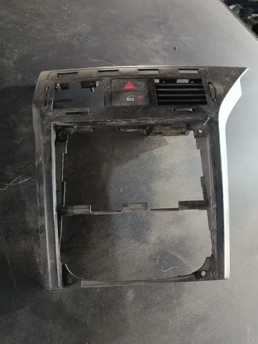 Moldura central Vectra GT 