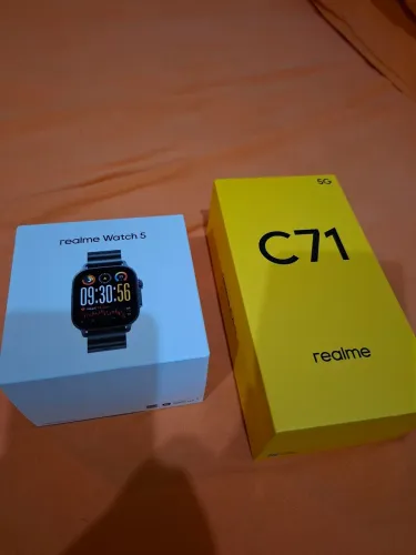 realme C71 5G e realme watch 5