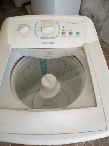 Máquina de lavar roupa 12kilos Electrolux 
