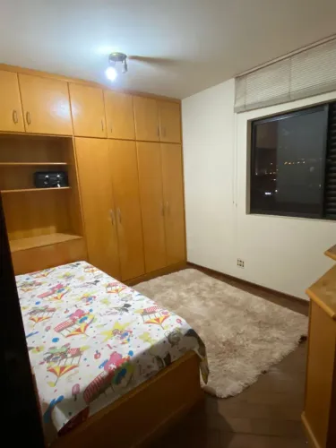 Aluga quarto para Moças