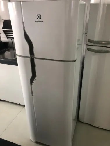 Geladeira Electrolux Cycle Defrost 260L Super Freezer Duplex Branca DC35A
