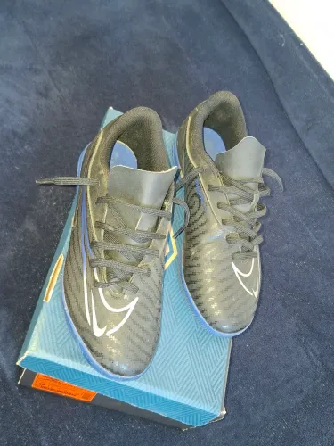 Chuteira Nike Phantom GX Club Futsal