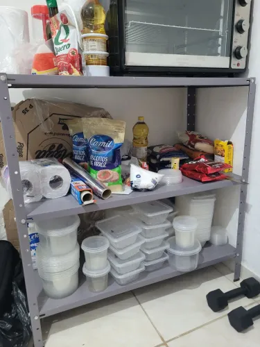 Prateleira já montada em bom estado!