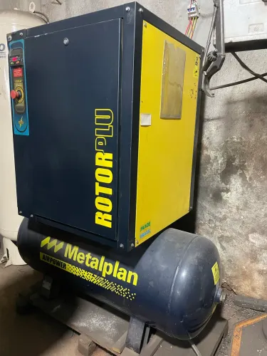 Compressor de parafuso