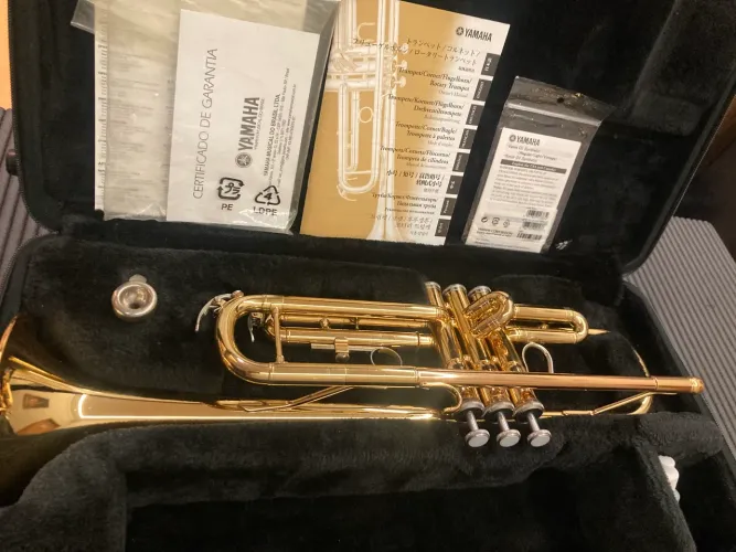 Trompete Yamaha Reverse YTR3335