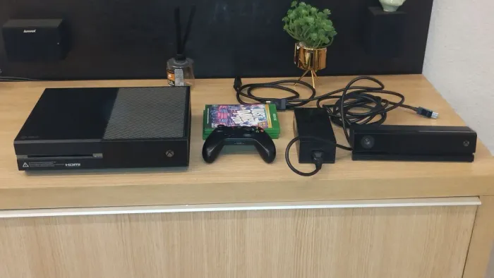 Xbox One 500gb + Kinect + Controle Original + 2 Jogos Just Dance (Aceito Oferta)
