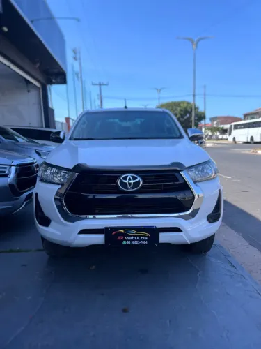 Toyota Hilux CD 4X4 2.8 Diesel Mec. 2023
