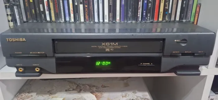 Video Cassete Toshiba com Controle Remoto