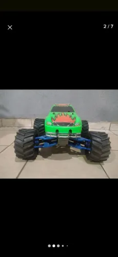 Automodelo Traxxas E-maxx 2 motores e 2 marchas.( Muito novo)