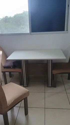 Mesa de jantar 4 lugares tampo de vidro