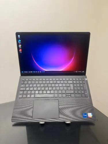 Notebook Dell VOSTRO - i7 - 12º - SSD512 GB NVme - 16 GB Ram - Iris Xe Graphics - 15P