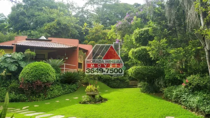 LINDA CASA EM CONDOMÍNIO FECHADO!