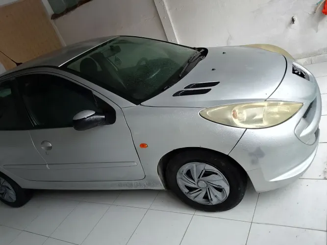 Peugeot 207 Sedan Passion XR 1.4 Flex 8V 4P 2012