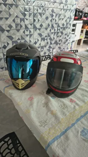 Vendo Capacete 1 Biefe e 1 samarino