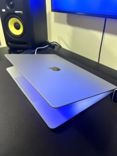 MacBook Air M3 15" 16GB/256GB | Bateria 100%, 29 ciclos - Starlight