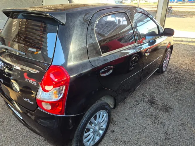 Toyota Etios XLS 1.5 Flex 16V 5P Mec. 2013