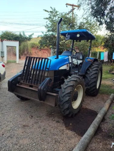 Trator New Holland TL 75