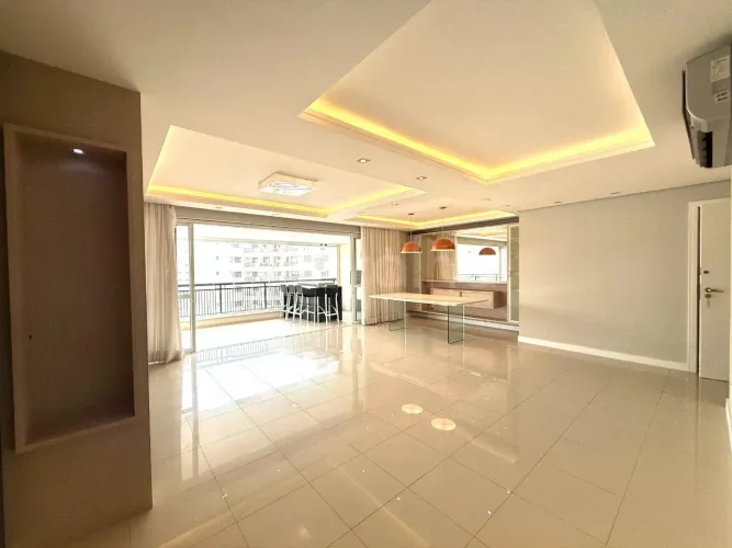 Apartamento de 167 m² com 4 quartos sendo 2 suítes no Itacorubi.