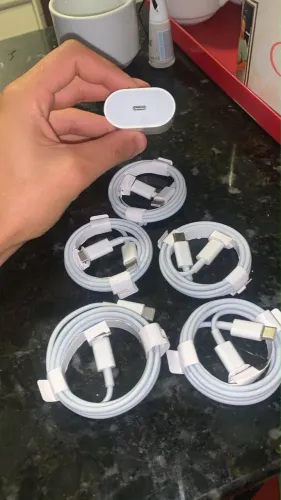 vendo carregador novo de iphone nunca usado