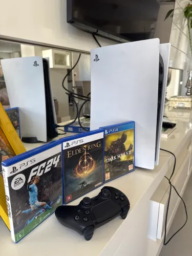 Ps5 extremamente novo, com vários jogos tanto na conta, e físico 