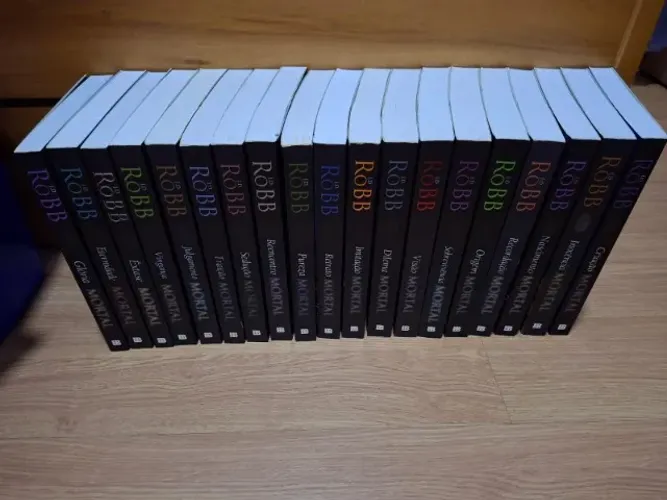 Coleção 18 Livros Série Mortal - J.D. Robb (Nora Roberts)
