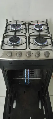 fogão Brastemp funciona às 4 bocas e o forno, faço entrega