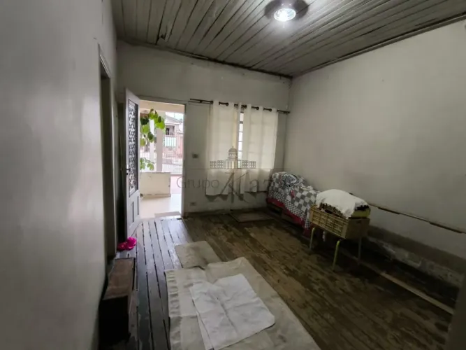 Oportunidade - Casa - Centro - Jacareí - 3 Dormitórios - 173m².