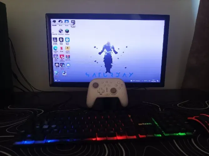 Vendo Pc com monitor, teclado e mouse 