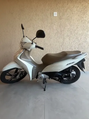 Honda biz 125 EX 2022/2023 Branco Perolizado