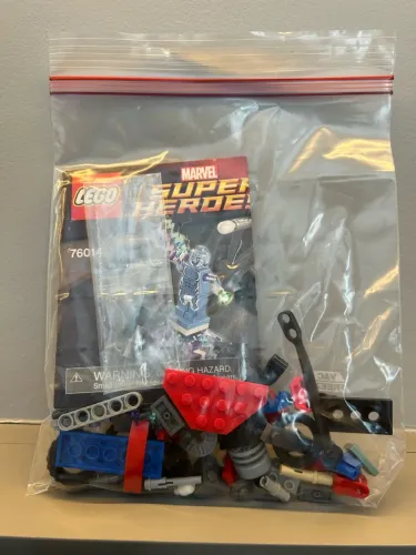 LEGO Marvel 76014 - Moto do Homem-Aranha e Electro