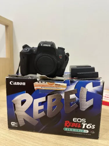 Câmera Cânon T6s Rebel