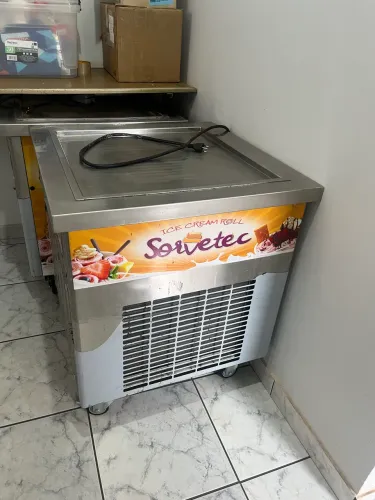 Máquina de sorvete na chapa