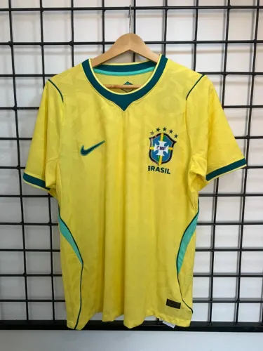 Camisa do Brasil amarela