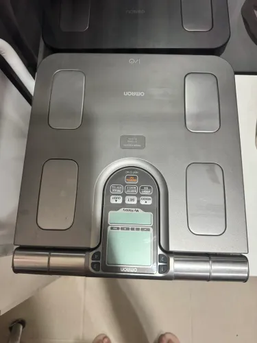 Balança de bioimpedância OMRON