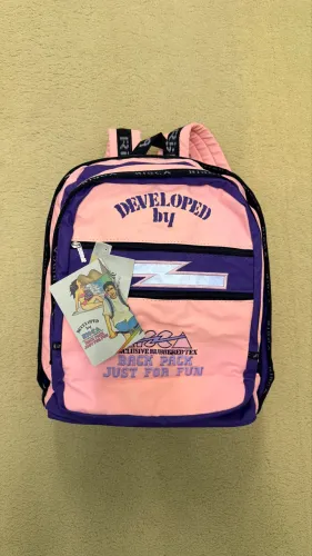 Mochila risca anos 90