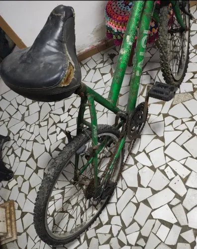 Bicicleta com marcha aro 20