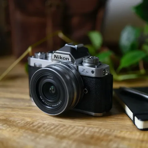 Câmera Fotográfica Nikon ZFC + lente ZERADA