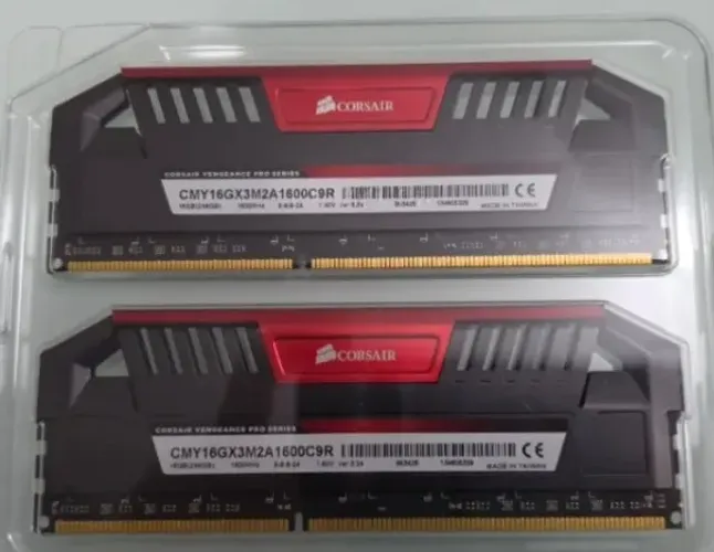 Memória DDR3 Corsair Vengeance PRO Series 16GB (2x 8GB) 1600MHz CL9 Vermelho