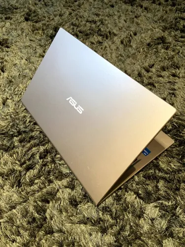 Notebook ASUS Vivobook 15 (i5, 16GB RAM, 1TB SSD)