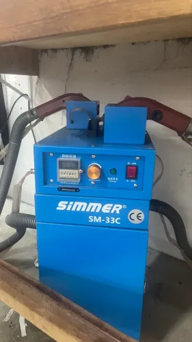 MAQUINA DE TIRAR PELO CONSERVADA